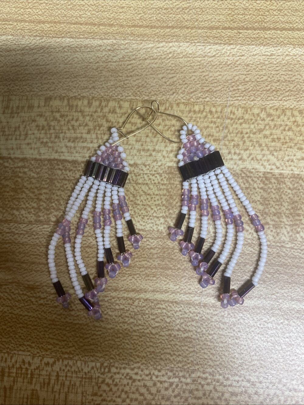Vintage Southwestern Beaded Dangle Pierced Earrings Dark Light Purple White